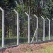 Instalacja siatki ogrodzeniowej z metalu - budowa ogrodzenia z siatki ogrodzeniowej